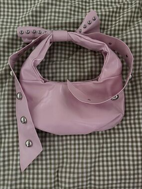 Stylish Lavender Pink Shoulder Bag with Studded Bow Strap